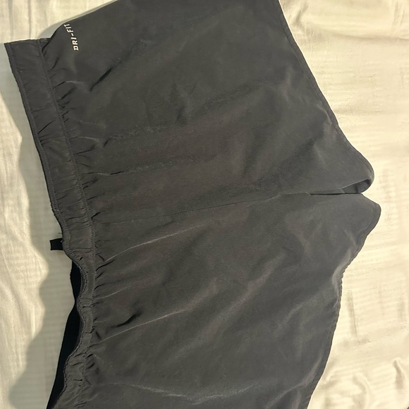 Nike Black Athletic Shorts - Picture 2 of 5